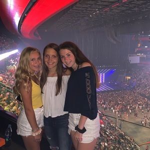 Meet your Posher, Meredith